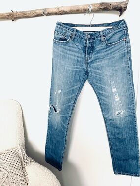 Levi’s Classic Distressed Women's Button Up Denim